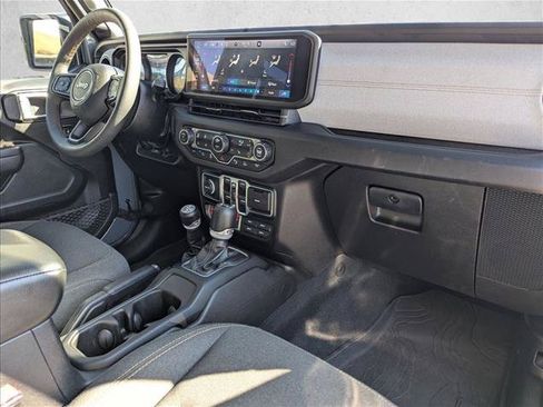 Used 2024 Jeep Wrangler Unlimited AWD/4WD image 21