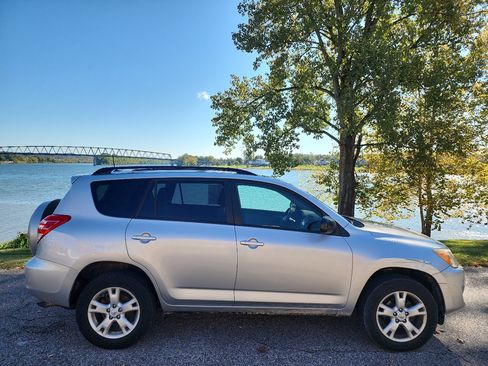 Used 2012 Toyota RAV4 4WD image 6