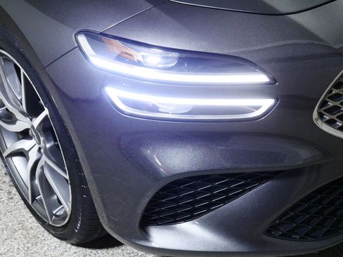 Used 2023 Genesis G70 2.0T image 16