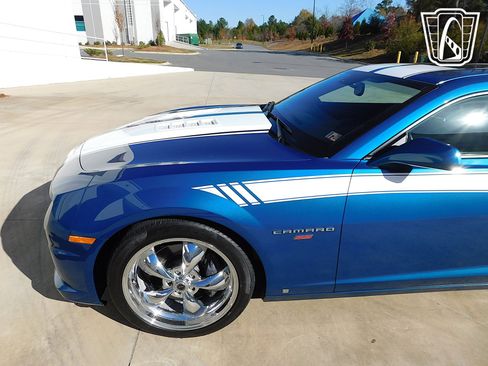 Used 2010 Chevrolet Camaro SS RWD image 11