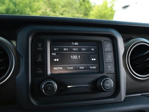 Used 2019 Jeep Wrangler Sport AWD/4WD image 16