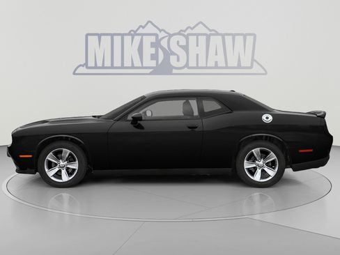 Used 2019 Dodge Challenger SXT AWD/4WD image 3