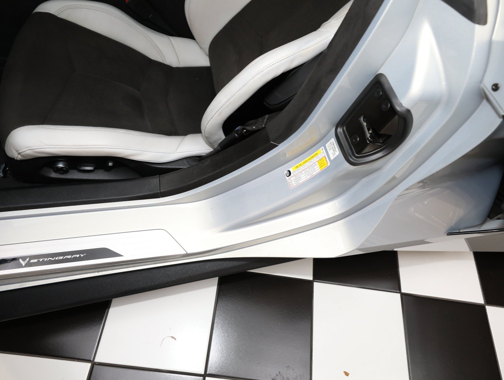 Used 2021 Chevrolet Corvette Stingray Premium Conv w/ Z51 Performance Package RWD image 62