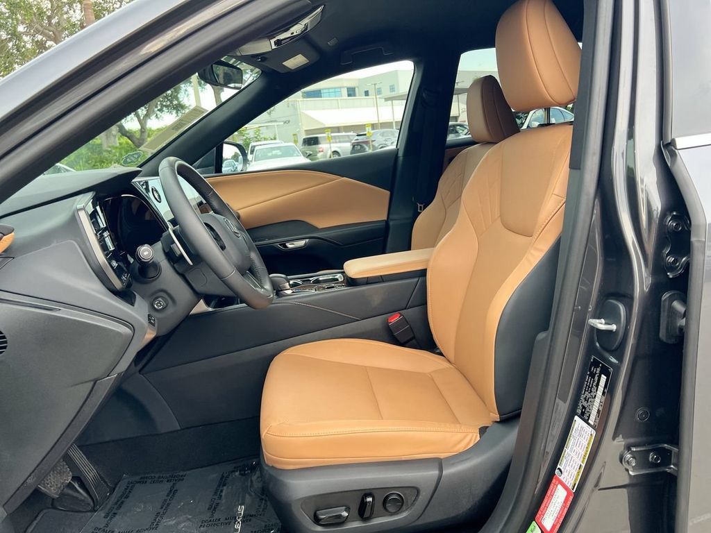 Certified 2025 Lexus RX 350 FWD w/ Technology Package image 12