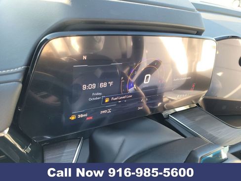 New 2026 Chevrolet Suburban Premier image 16