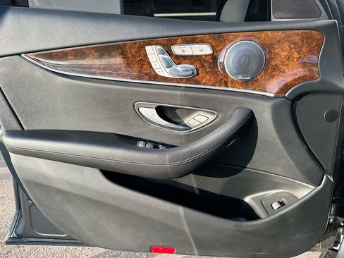 Used 2017 Mercedes-Benz E 300 E 300 image 22