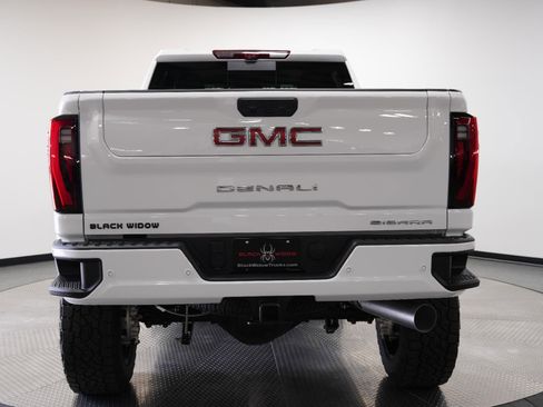 New 2025 GMC Sierra 2500 Denali w/ Denali Reserve Package image 9