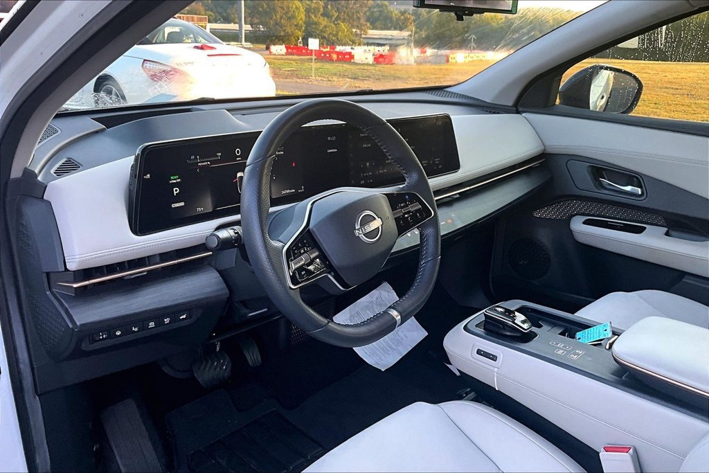 Used 2023 Nissan Ariya FWD image 5