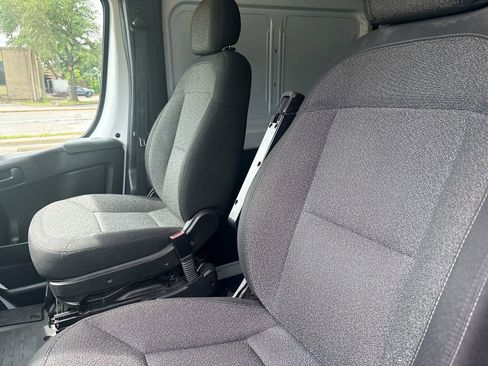 Used 2023 RAM ProMaster 2500 FWD image 18