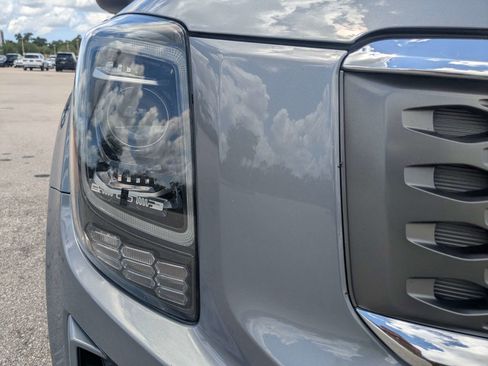 Used 2020 Kia Telluride LX FWD image 10