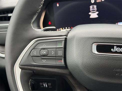 New 2025 Jeep Grand Cherokee Limited image 22