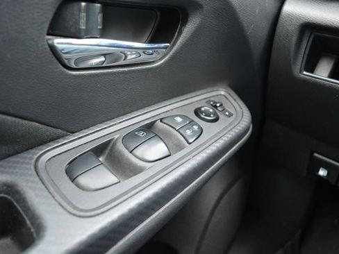Used 2021 Nissan Versa SV FWD image 28