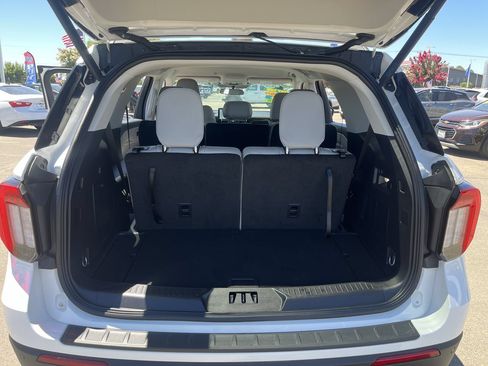 Used 2025 Ford Explorer Active w/ Active Comfort Package AWD/4WD image 23