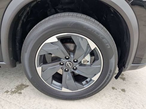 Used 2025 Nissan Rogue SV FWD image 10