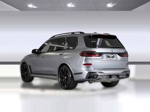 Used 2026 BMW X7 M60i AWD/4WD image 3