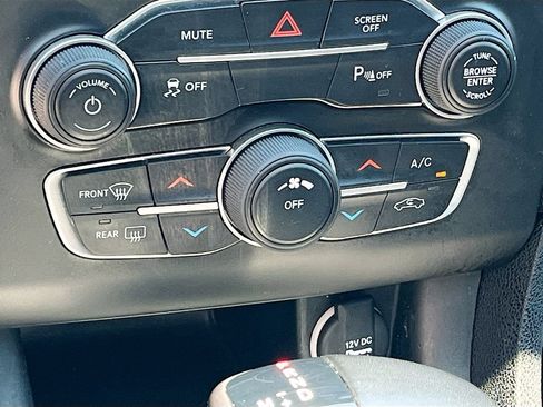 Used 2022 Dodge Charger SXT w/ Leather Interior Group RWD image 15