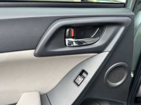 Used 2014 Subaru Forester 2.5i Touring w/ Popular Package #2 image 16