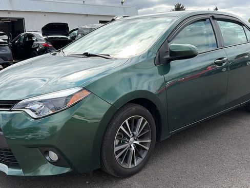 Used 2016 Toyota Corolla LE FWD image 2