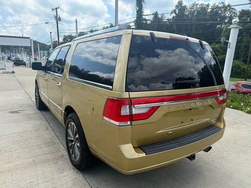 Used 2016 Lincoln Navigator L Select image 11