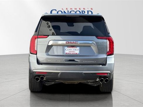 Used 2021 GMC Yukon XL Denali w/ Denali Premium Package image 5