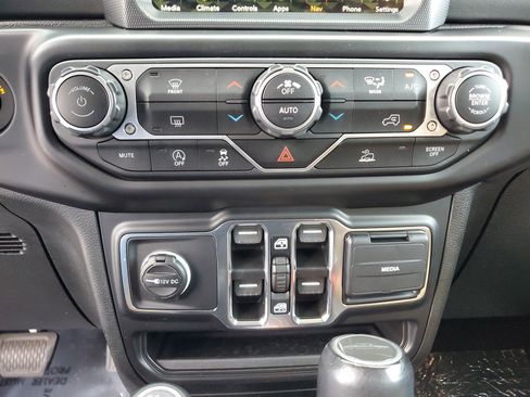 Used 2021 Jeep Gladiator Overland w/ Popular Equipment Package image 23