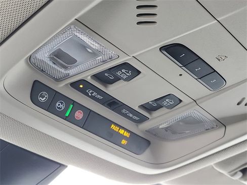 Used 2018 GMC Acadia Denali w/ Technology Package image 40