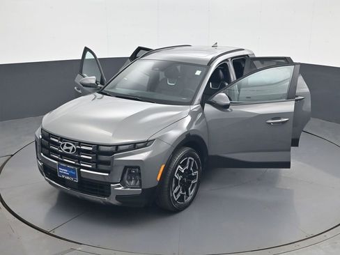 Certified 2025 Hyundai Santa Cruz Limited AWD/4WD image 30