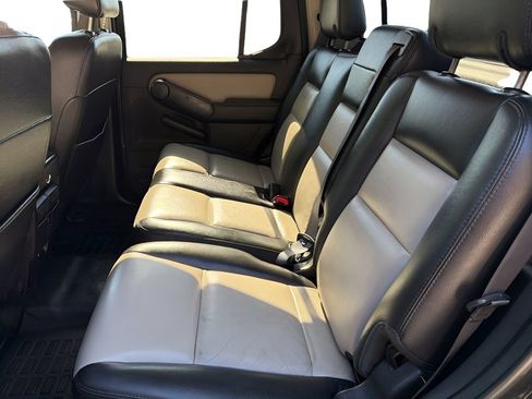 Used 2007 Ford Explorer Sport Trac Limited AWD/4WD image 17