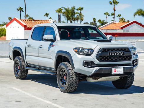 Certified 2017 Toyota Tacoma TRD Pro AWD/4WD image 4