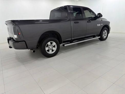 Used 2018 RAM 1500 Express AWD/4WD image 6