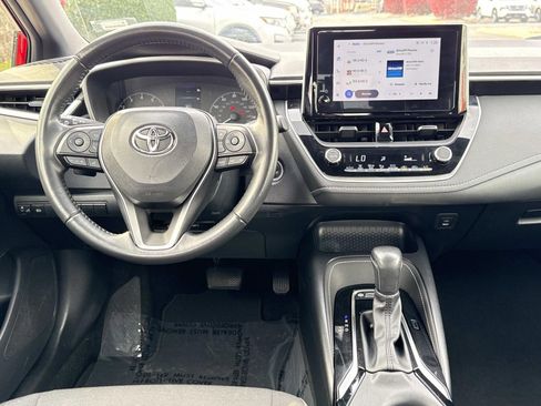 Used 2024 Toyota Corolla SE image 8