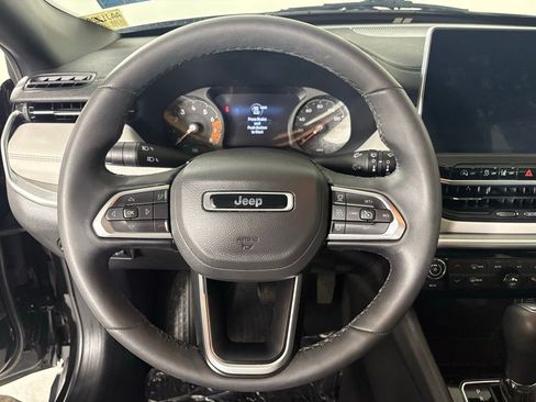 Used 2025 Jeep Compass Limited AWD/4WD image 23