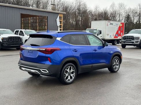 Used 2022 Kia Seltos EX AWD/4WD image 3