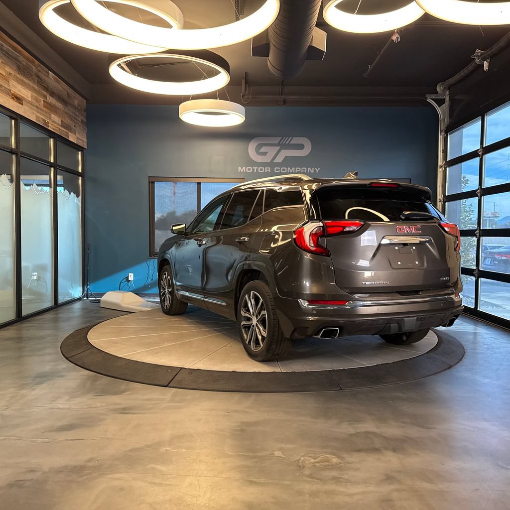 Used 2019 GMC Terrain Denali w/ GMC Pro Grade Package AWD/4WD image 5