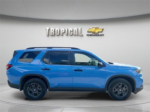 Used 2025 Honda Pilot TrailSport image 6