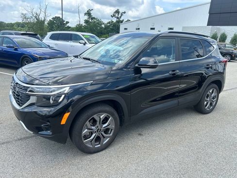 Certified 2024 Kia Seltos S AWD/4WD image 3