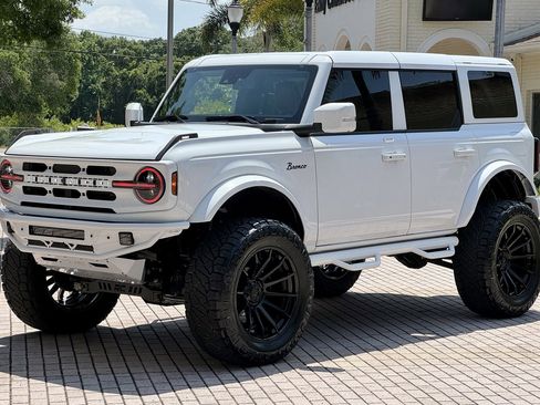 Used 2023 Ford Bronco Outer Banks image 2