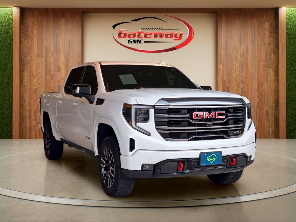 Used 2024 GMC Sierra 1500 AT4 w/ Technology Package AWD/4WD image 3