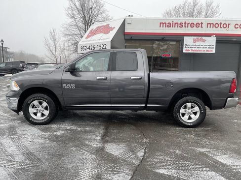 Used 2017 RAM 1500 Classic SLT image 4
