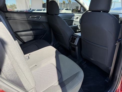 Used 2023 Kia Sportage LX image 22