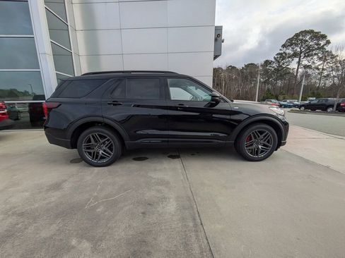 New 2026 Ford Explorer ST-Line w/ ST-Line Street Pack image 3