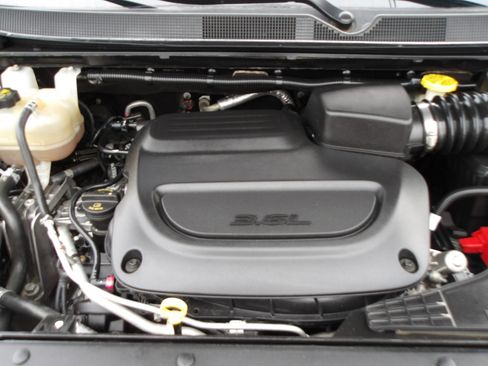 Used 2020 Chrysler Pacifica Limited image 30