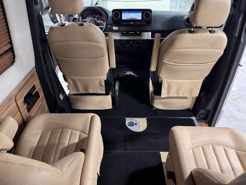 Used 2022 Mercedes-Benz Sprinter 3500 image 12