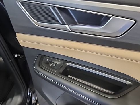 New 2026 Volkswagen Atlas Cross Sport SE image 16