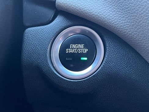 Used 2022 Chevrolet Equinox LS w/ LS Convenience Package image 29