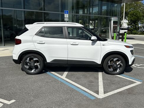 New 2026 Hyundai Venue SEL image 5