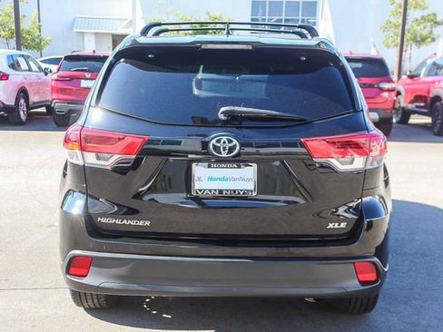 Used 2018 Toyota Highlander XLE w/ Carpet Mat Package (TMS) FWD image 6
