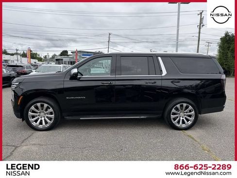 Used 2025 Chevrolet Suburban Premier AWD/4WD image 8