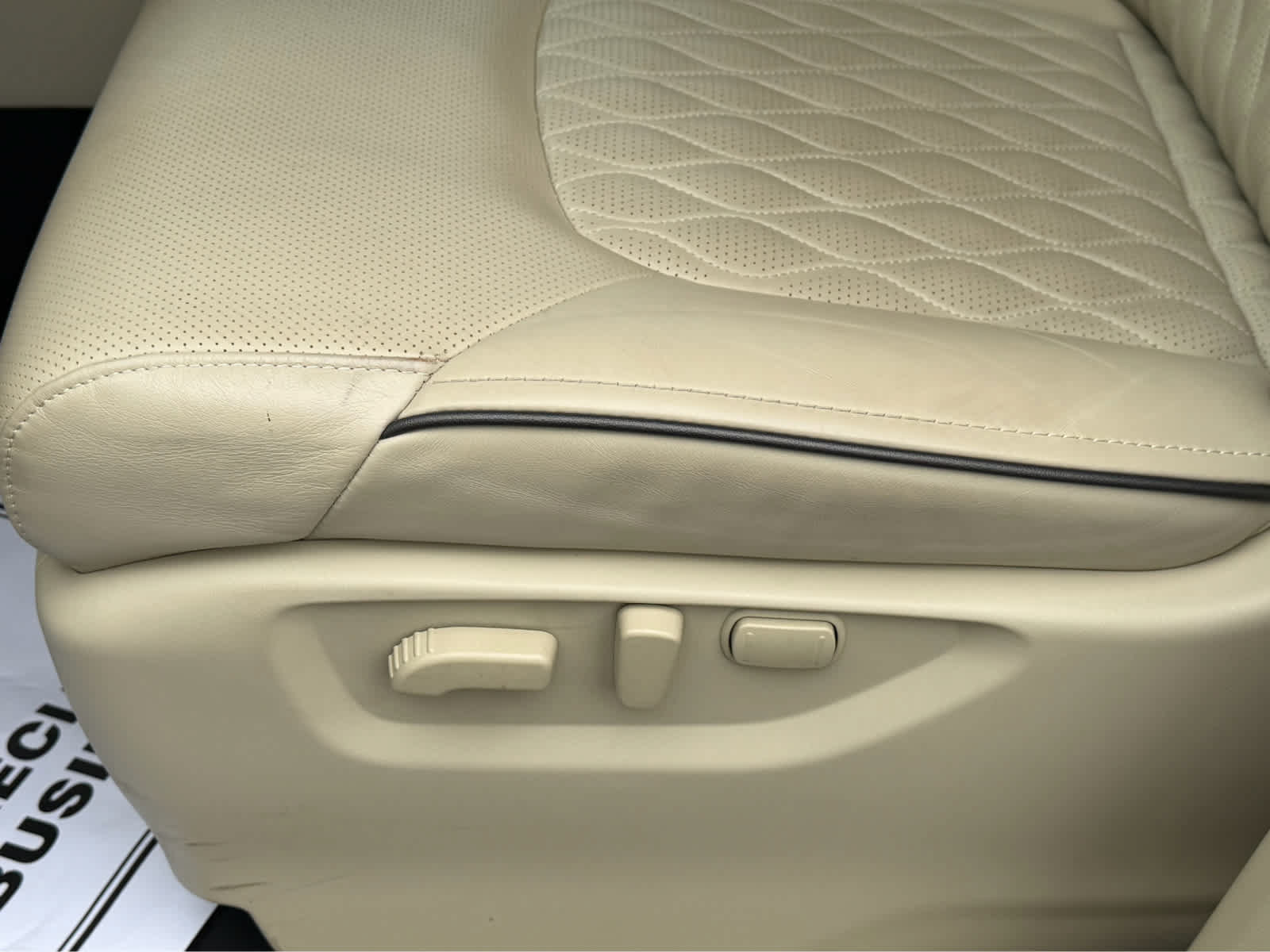 Used 2024 INFINITI QX80 Sensory AWD/4WD image 12