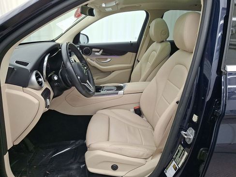 Used 2021 Mercedes-Benz GLC 300 4MATIC image 11